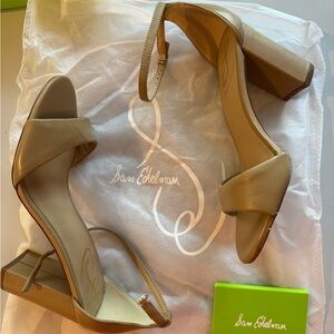 BRAND NEW WITH TAGS AND EVERYTHING IN BOX!!!